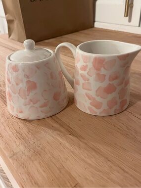 Bread + Butter PETALES cream and sugar set